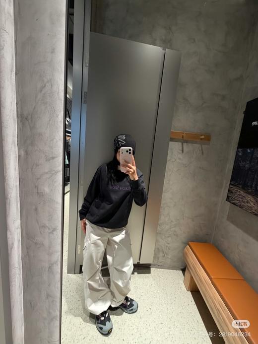 一店d 𝐊𝐨𝐥𝐨𝐧新款卫衣来 完美诠释了山系风和街头感，它家的山野系列就是看起来平平无奇 但是上身立马惊艳 商品图8