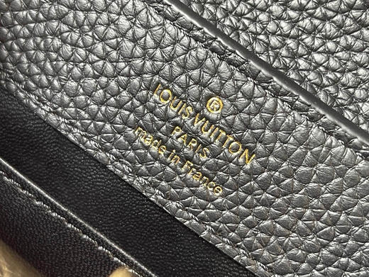 秋冬特惠💰1450 渠道级LV 新品 te级LV 全套包装 N82904/M48865黑拼红鸵鸟 本款 Capucines 手袋 商品图7