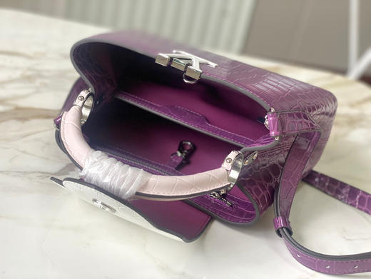 秋冬特惠💰1550 渠道级LV te级LV 全套包装 N93163/M48865紫拼色鳄鱼纹 此款珍贵的Capucines BB号手袋 商品图5
