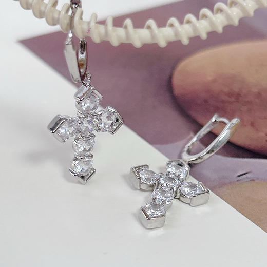 小众时尚设计感超闪满钻十字架耳扣-纪念日百货门店同款165804015 商品图0