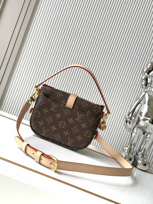 秋冬特惠💰1230 渠道级LV【全钢五金 MB163c01变码芯片】te级LV 全套包装 M46740老花 迷你双子星  Monogram帆布Saumur BB手袋 商品图2