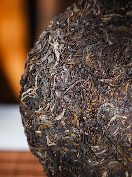 11月28日中午12点【天地龙鳞】2023年头春古树茶古寨春总制茶师超级力作连年爆卖，成为宣哥的一个超级符号，357克/饼 商品图2