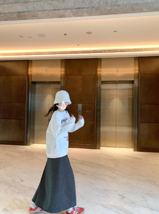 <曾小咸推荐> 现货秒杀！微信超特价！黑白条纹半裙 日常149.99 立减70 秒杀79.99！狗狗印花加绒卫衣秒杀89.99！ 商品图12