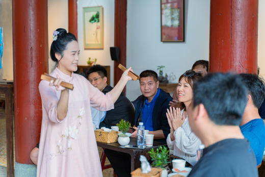 泉州有年味，众神也狂欢！寒假5日，带娃探索中国唯一一座世遗之城！从泉州到德化、安溪，开启海丝寻宝之旅！品南音专场、木偶戏、闽南家宴、探德化白瓷、安溪铁观音溯源…… 商品图4