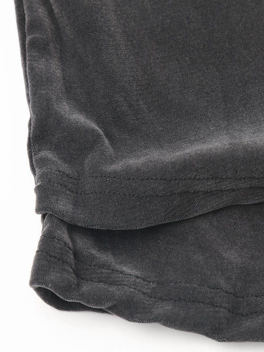 黑灰色丝绒假两件高领上衣 拼接镂空设计修身长袖 秋冬小众设计感内搭打底衫 商品图4