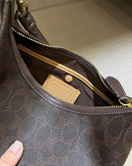 蔻驰Coac* Juliet枫叶棕封神腋下包单肩包112701 商品图12