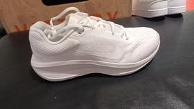 耐克男子运动鞋 货号FQ8937100