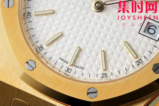 IPF爱彼皇家橡树15202系列 “大众情人”超薄精心打磨上市 男士腕表 小手腕福音
【精彩细节】表盘尺寸39mmX8.6mm 商品图4