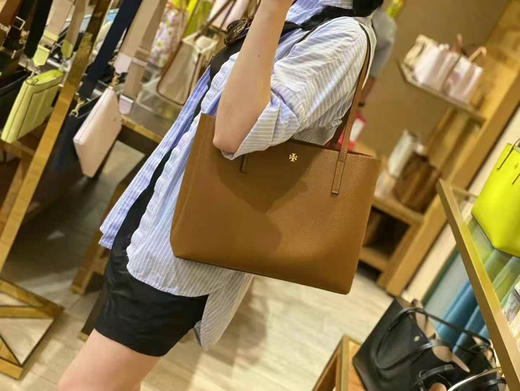 黑五折扣￥1550🇺🇸直邮，TB新款款blake托特包，出中号了，有黑色白色棕色三个颜色，里外全皮，中间还有拉链隔层放贵重物品，33x25 商品图6