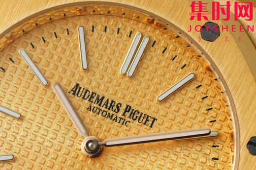 IPF爱彼皇家橡树15202系列 “大众情人”超薄精心打磨上市 男士腕表 小手腕福音
【精彩细节】表盘尺寸39mmX8.6mm 商品图2