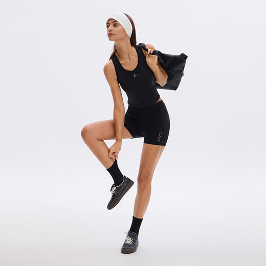 TITIKA瑜伽健身休闲运动修身透气工字背心（带胸垫）Basic31065 商品图2