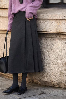 🌸【全国包邮】 Miu系设计感蚕丝羊毛半身裙：🤭是时候来点好裙子了‼️ 🔥【出口岛国的蚕丝羊毛面料】一眼爱上的miu系设计感裙子