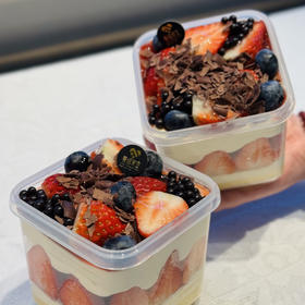 双莓冷萃酸奶砖  58.8元（自制冷萃酸奶➕现熬草莓酱）