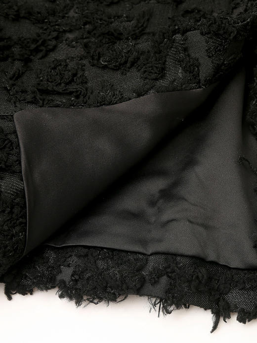 黑色立体毛绒肌理无袖 V 领短款连衣裙 秋冬甜酷慵懒风背心裙 商品图4
