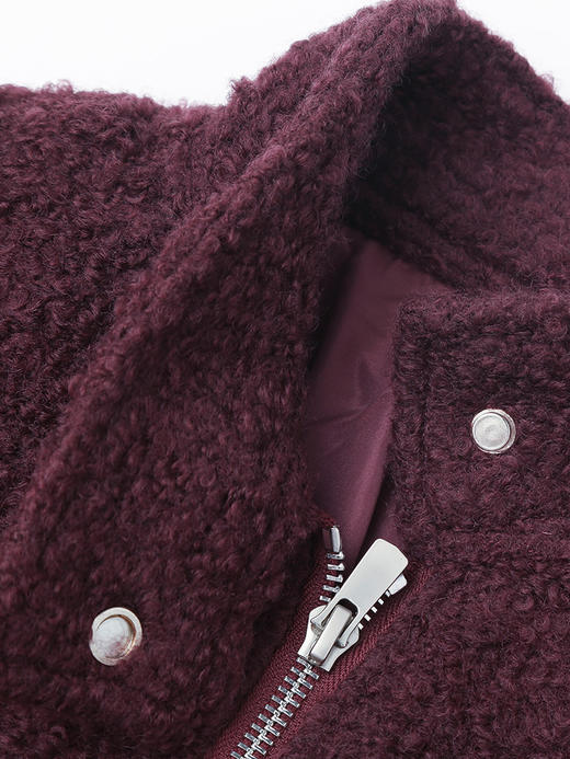 酒红色立领拉链羊羔毛外套 短款宽松毛绒夹克 口袋纽扣装饰秋冬保暖上衣 商品图2