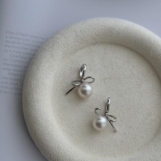 甄珠贝 Ribbon简约耳扣 ji光淡水正圆珠 10-11mm 面无暇，侧面或者背部微微瑕 925银配件 商品图6