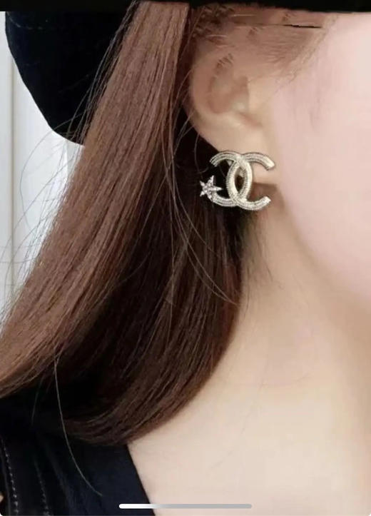 Chanel 23B 浅星 双C 耳钉 商品图2