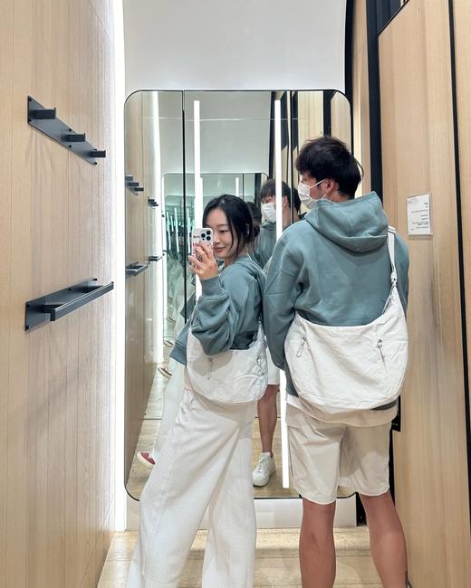 点此购买 lulu露露男女款单肩斜挎牛角包 xj 336730 商品图5