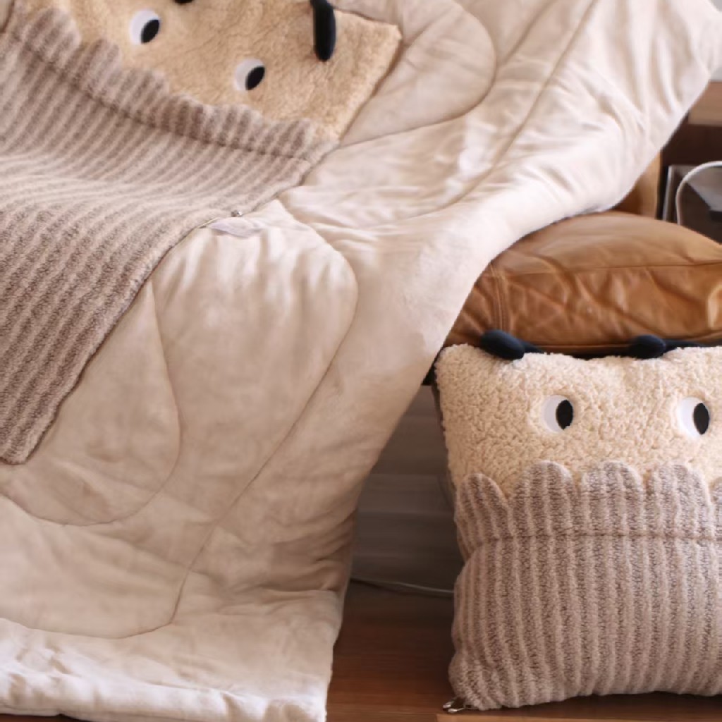 猫太推荐—可以是抱枕，也可以是毯子，它叫抱枕毯