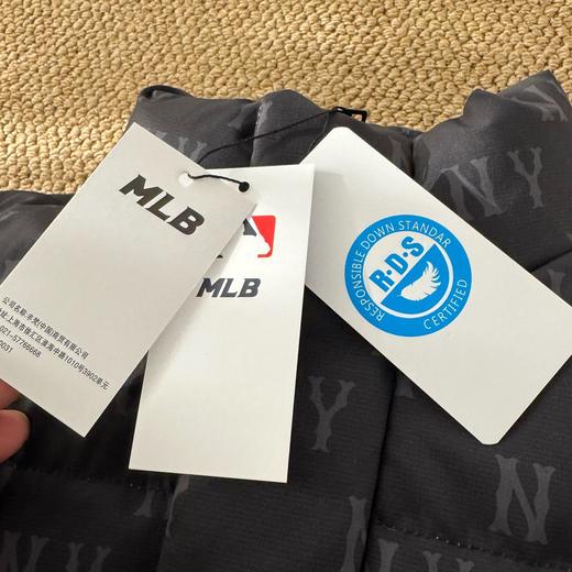 D112720冬季2025新款满印老花男女复古老花羽绒服外套 商品图12