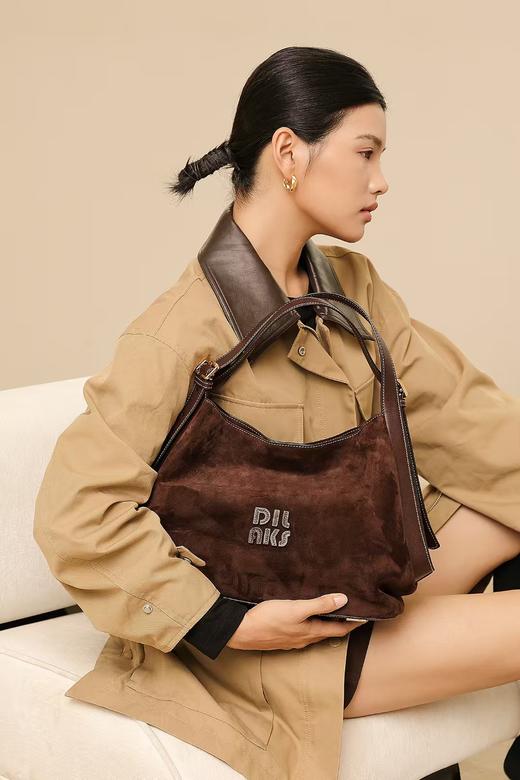 迪莱克丝麂皮挎包 商品图0