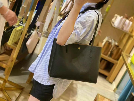 黑五折扣￥1550🇺🇸直邮，TB新款款blake托特包，出中号了，有黑色白色棕色三个颜色，里外全皮，中间还有拉链隔层放贵重物品，33x25 商品图7