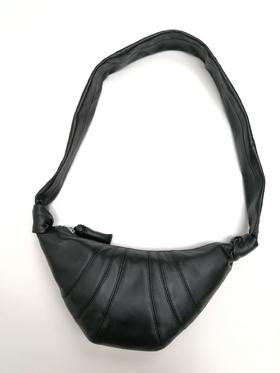 中性款羊皮革牛角包小号斜挎包013