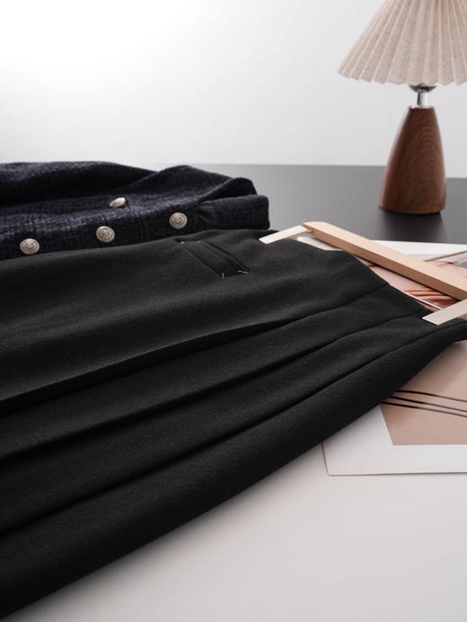 🌸【全国包邮】 Miu系设计感蚕丝羊毛半身裙：🤭是时候来点好裙子了‼️ 🔥【出口岛国的蚕丝羊毛面料】一眼爱上的miu系设计感裙子 商品图2