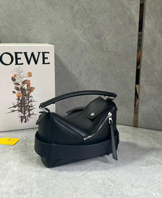 loewe罗*威 puzzle机车包 黑色 商品图5