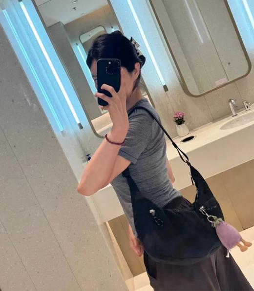 点此购买 lulu露露男女款单肩斜挎牛角包 xj 336730 商品图8