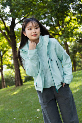  冬天穿巨出片！这粉嫩外套，减龄显气色