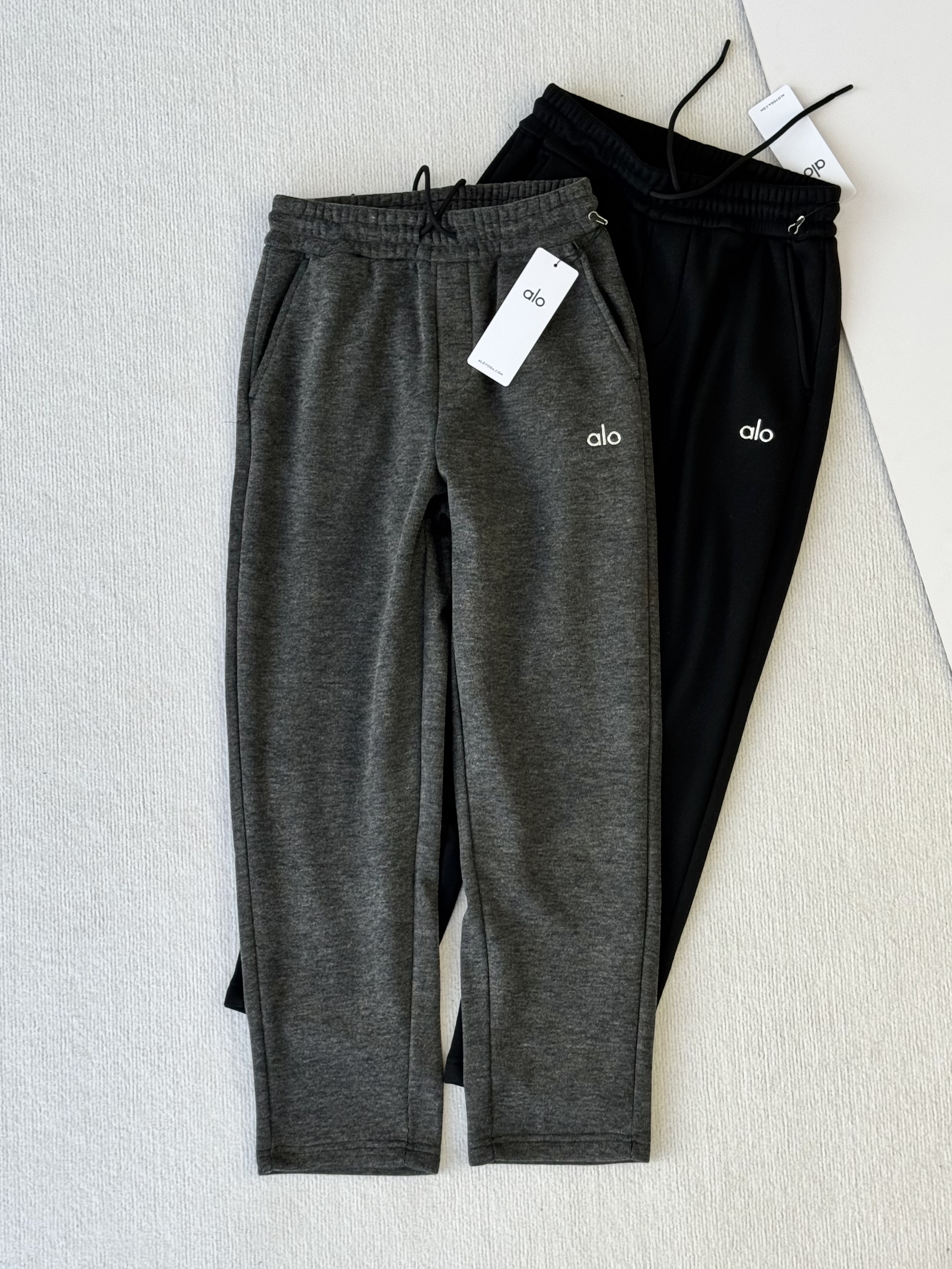 加绒款一条过冬！ 羊绒混纺复合面料！！手感巨舒适！男女同款ALO 极简高级纯色直筒卫裤