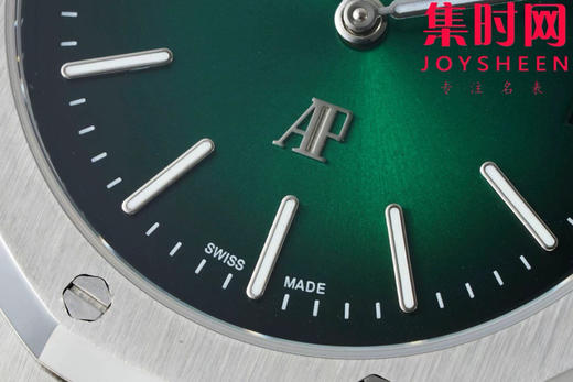 IPF爱彼皇家橡树15202系列 “大众情人”超薄精心打磨上市 男士腕表 小手腕福音
【精彩细节】表盘尺寸39mmX8.6mm 商品图4