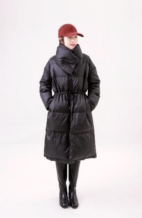 中长款收腰黑色羽绒服