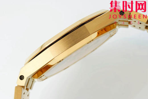 IPF爱彼皇家橡树15202系列 “大众情人”超薄精心打磨上市 男士腕表 小手腕福音
【精彩细节】表盘尺寸39mmX8.6mm 商品图7