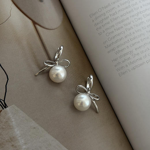 甄珠贝 Ribbon简约耳扣 ji光淡水正圆珠 10-11mm 面无暇，侧面或者背部微微瑕 925银配件 商品图4