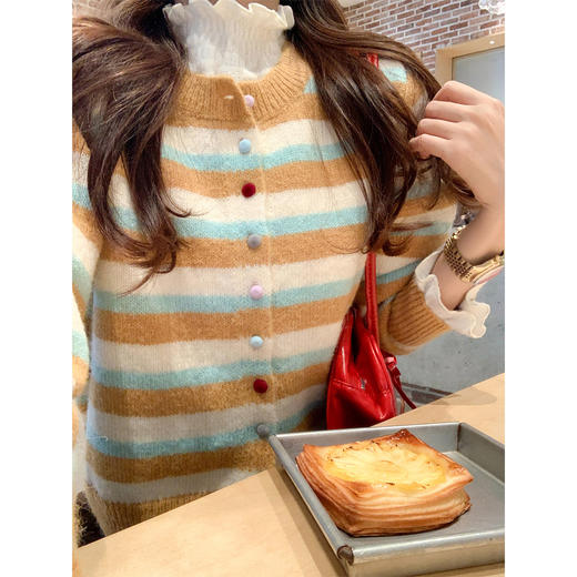 <曾小咸推荐> 现货秒杀！微信超特价！咖色条纹短款毛衣开衫 日常189.99 立减100 秒杀89.99！ 商品图2