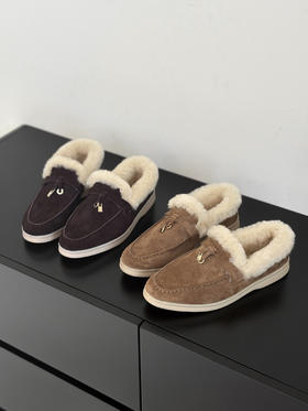 🌸品牌直发，英国百年制鞋世家SACHA品牌😎【SACHA羊绒流苏加毛乐福鞋BTCJ-25-16】❗️奢侈品牌LP同款式 ✨官网同款鞋型一双💰4800+ 团购：💰199