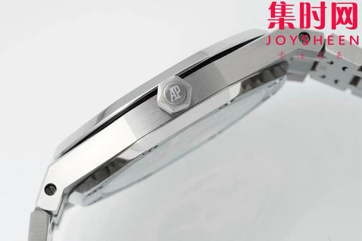 IPF爱彼皇家橡树15202系列 “大众情人”超薄精心打磨上市 男士腕表 小手腕福音
【精彩细节】表盘尺寸39mmX8.6mm 商品图7