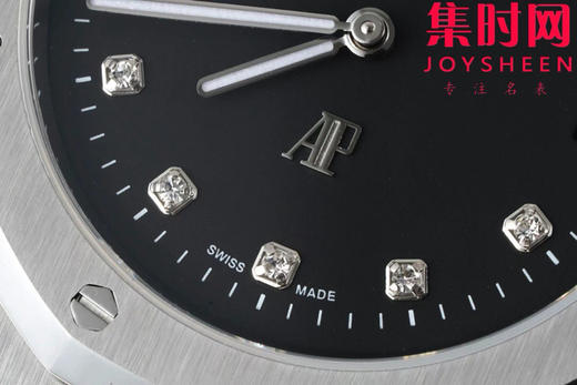 IPF爱彼皇家橡树15202系列 “大众情人”超薄精心打磨上市 男士腕表 小手腕福音
【精彩细节】表盘尺寸39mmX8.6mm 商品图4