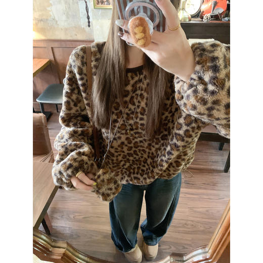 <曾小咸推荐> 现货秒杀！微信超特价！复古豹纹羊羔毛无帽圆领卫衣 日常239.99 立减140 秒杀99.99！ 商品图1