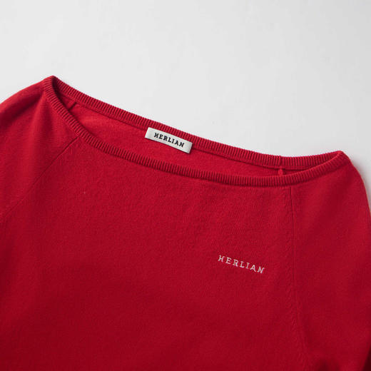 Herlian 2025冬季新品手工刺绣logo一字斜肩毛衫女士 商品图3