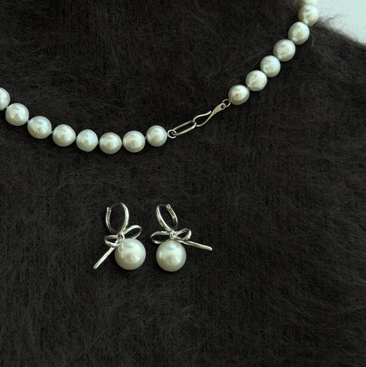 甄珠贝 Ribbon简约耳扣 ji光淡水正圆珠 10-11mm 面无暇，侧面或者背部微微瑕 925银配件 商品图8