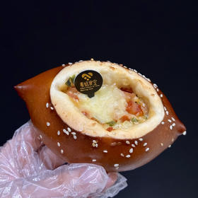 鸡腿贡菜碱水角（约10点出炉）