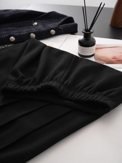 🌸【全国包邮】 Miu系设计感蚕丝羊毛半身裙：🤭是时候来点好裙子了‼️ 🔥【出口岛国的蚕丝羊毛面料】一眼爱上的miu系设计感裙子 商品图4