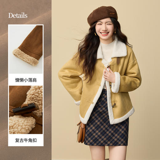 【周四狂欢价】熙世界复古港风皮毛一体外套冬女装仿麂皮绒毛绒牛角扣短款大衣 商品图1