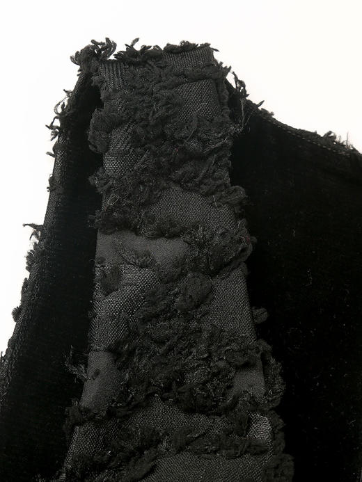 黑色立体毛绒肌理无袖 V 领短款连衣裙 秋冬甜酷慵懒风背心裙 商品图2