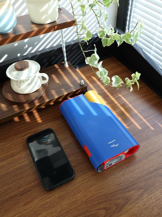 【3秒即热饮水机】室内、室外、出差用。3秒出热水，热水温度7档调节，有儿童锁。 大小和一本书差不多大。水源，可以往自带容器里加水，也可用矿泉水，可用软水管 商品图10