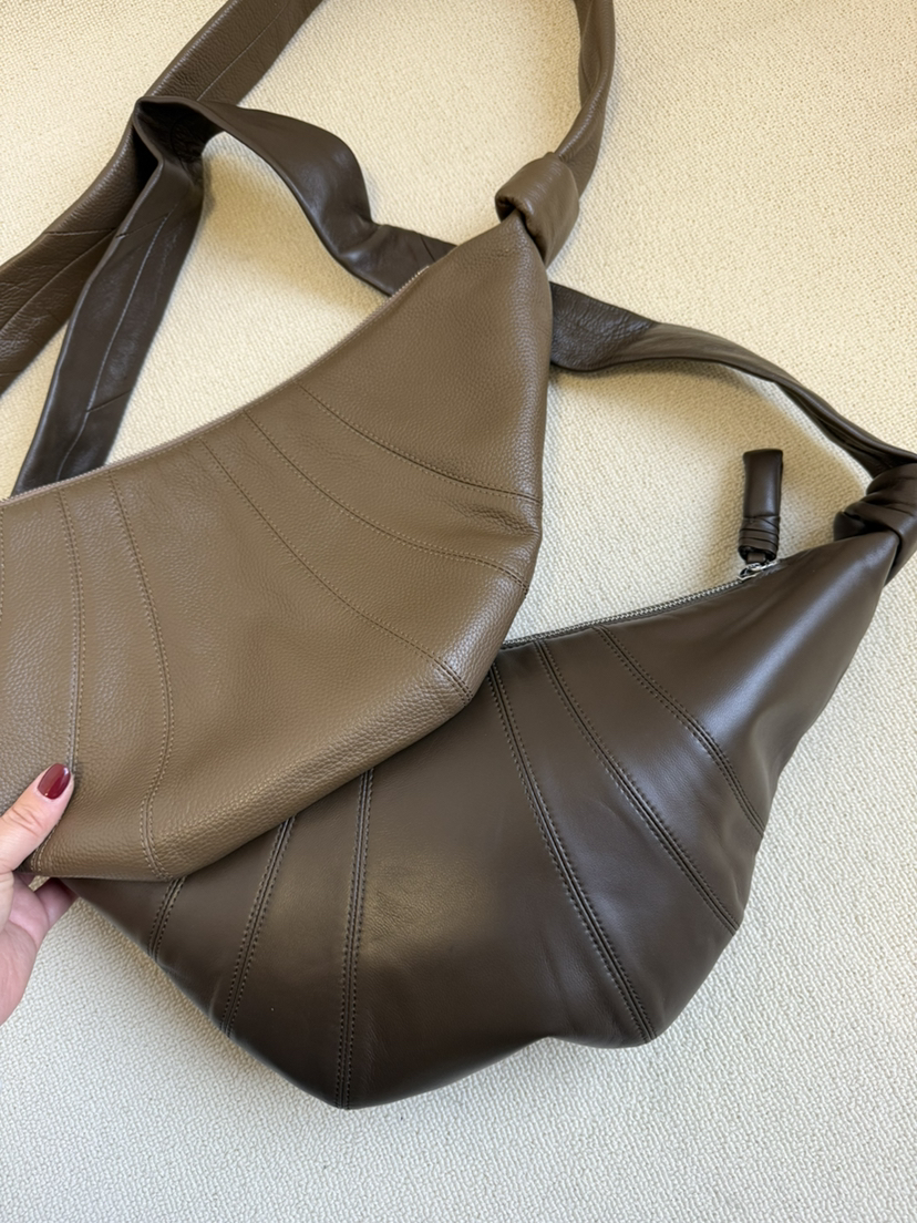 1127-6 自留 辣妹经典 中号单肩斜挎包 炒鸡轻盈百搭 松弛感牛角包