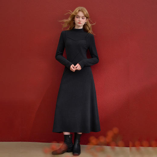 西遇假两件半高领长袖针织连衣裙女冬季新款气质显瘦内搭长裙V4355456 商品图3